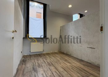 WhatsApp Image 2026-01-27 at 16.04.12 (9).jpeg - Locale Commerciale Via dei Mille 11, Busto Arsizio - foto 8