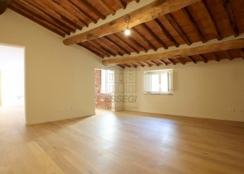 vendesi appartamento con ascensore centro storico - Appartamento Via delle Chiavi D'Oro 21, Lucca - foto 5