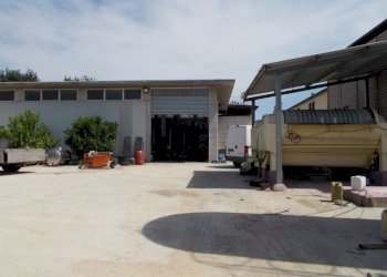 Ripatransone- Azienda Agricola Esterno cantina nuo - Azienda agricola Ripatransone - foto 8