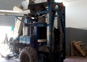 Ripatransone- Azienda Agricola Macchinario.jpg - Azienda agricola Ripatransone - foto 13