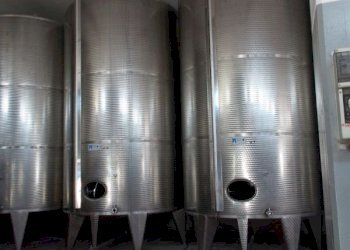 Ripatransone- Azienda Agricola Cisterne Inox.jpg - Azienda agricola Ripatransone - foto 14