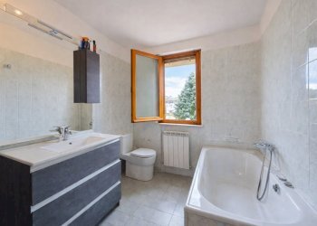 bagno - Quadrilocale Sarzana - foto 6