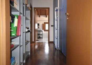 corridoio - Three-room apartment Via Giacomo Matteotti 189, San Pietro in Casale - photo 14