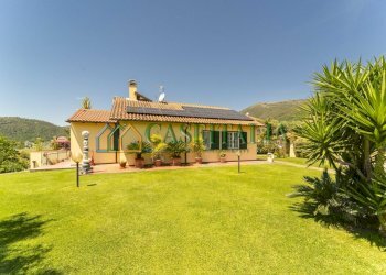 TNY09471.jpg - Villa Cisano sul Neva - foto 2