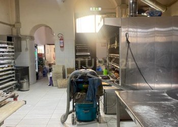 WhatsApp Image 2026-01-27 at 14.00.54 (1).jpeg - Locale Commerciale via zia lisa 181, Catania - foto 14