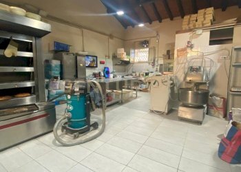 WhatsApp Image 2026-01-27 at 14.00.54 (6).jpeg - Locale Commerciale via zia lisa 181, Catania - foto 19