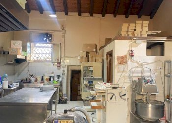 WhatsApp Image 2026-01-27 at 14.00.54 (8).jpeg - Locale Commerciale via zia lisa 181, Catania - foto 21