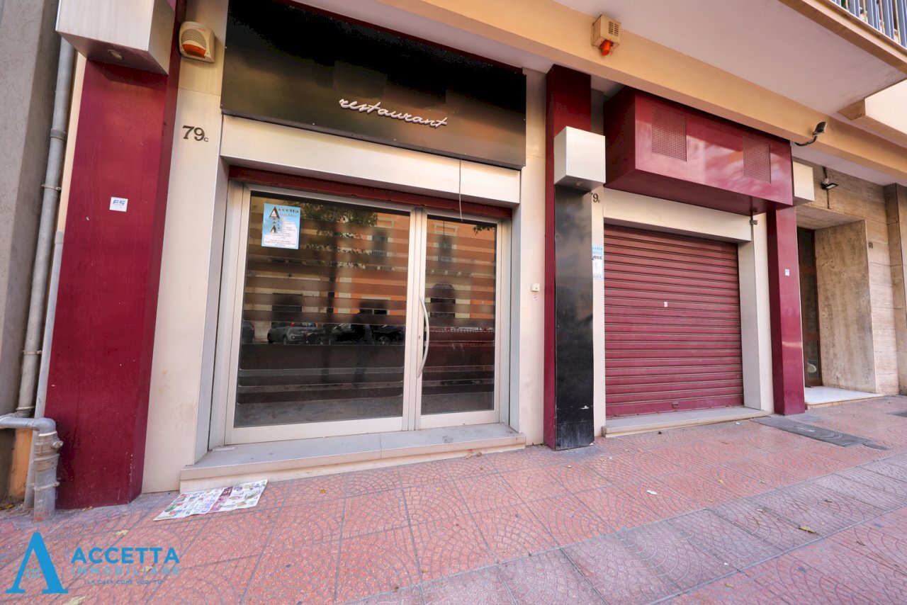 facciata - Commercial Premises Corso Umberto I 79, Taranto - photo 1