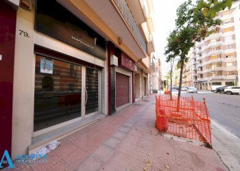 facciata - Commercial Premises Corso Umberto I 79, Taranto - photo 2