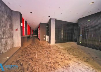 locale - Commercial Premises Corso Umberto I 79, Taranto - photo 12