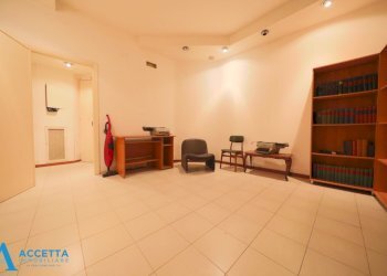 stanza - Appartamento Via Duca di Genova 63, Taranto - foto 8