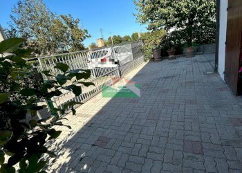 PHOTO-2025-09-19-17-19-29.jpg - Villa VIA ORTONA, Ravenna - foto 1