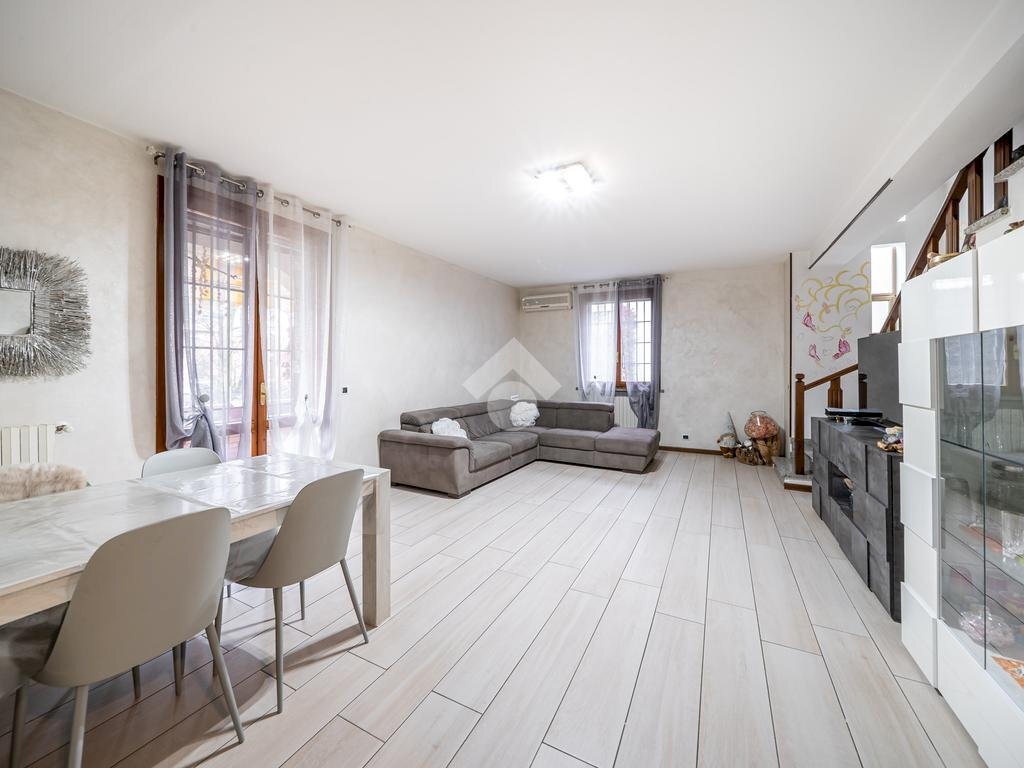 Villa a Schiera Villa Abbinata Via Luciano Romagnoli, Reggio nell'Emilia - foto 2