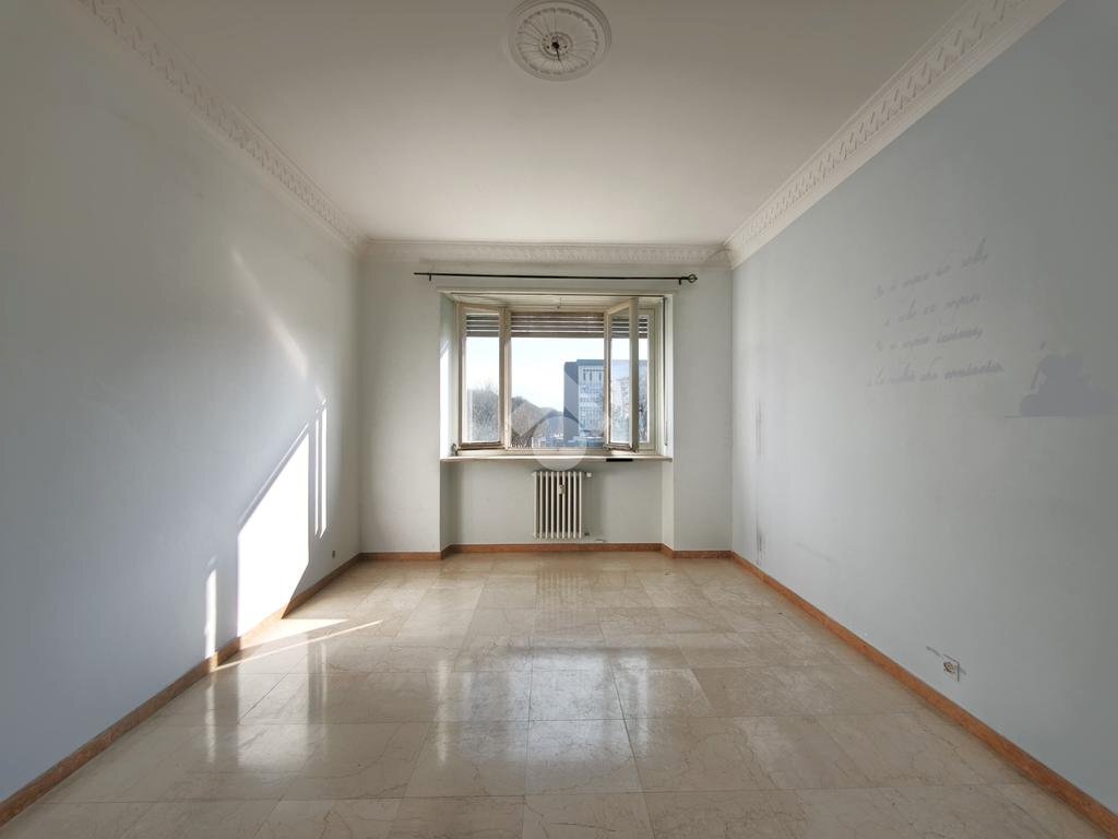 Three-room apartment Via Monte Rosa, Torino (neighborhood Regio Parco) - photo 3