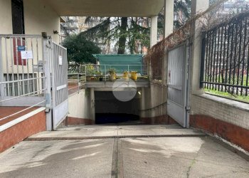 Box Via Lorenzo Perosi, Milano (zona Lorenteggio) - foto 4