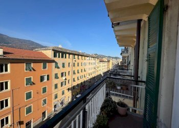 Appartamento Via Rivarolo, Genova (zona Rivarolo) - foto 1