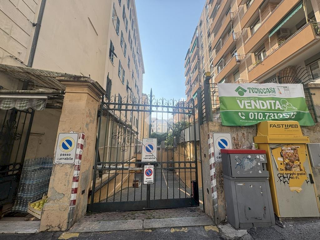 Garage - Parcheggio Via Paggi, Genova (zona San Fruttuoso) - foto 1