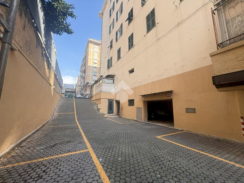 Garage - Parcheggio Via Paggi, Genova (zona San Fruttuoso) - foto 2
