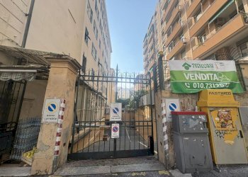 Garage - Parking Via Paggi, Genova (neighborhood San Fruttuoso) - photo 1