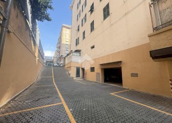 Garage - Parking Via Paggi, Genova (neighborhood San Fruttuoso) - photo 2