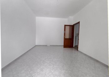 camera 2 - Trilocale via Trento, 4, Perosa Argentina - foto 13