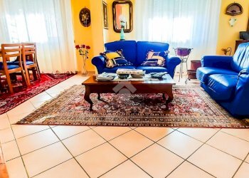 Villa Via Umberto Terracini, Parma (neighborhood Montebello) - photo 21