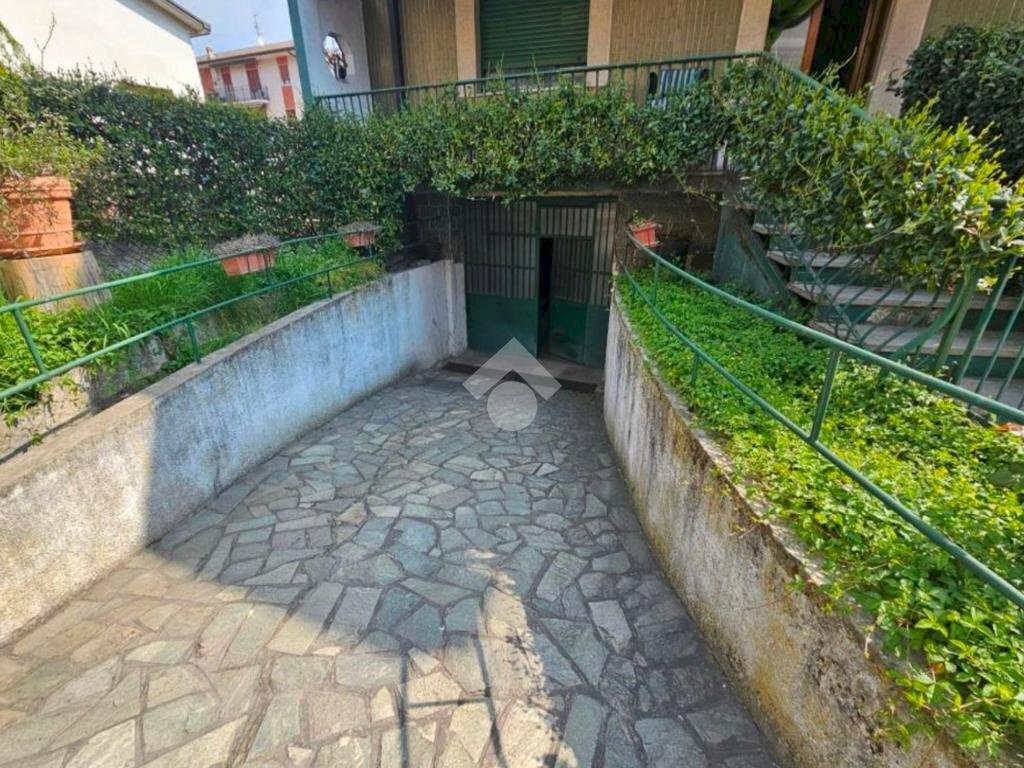 Villa Viale Piave, Pessano con Bornago - photo 3