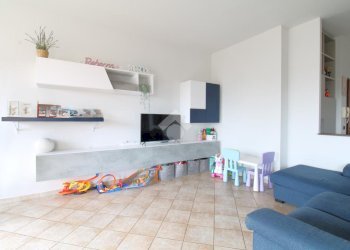 Four-room apartment Via Trinità, Santena - photo 1