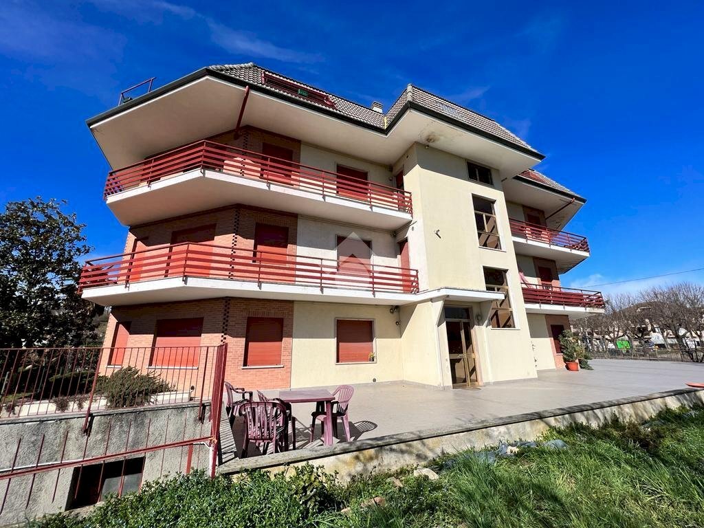 Four-room apartment Viale Europa, Castelnuovo Don Bosco - photo 1