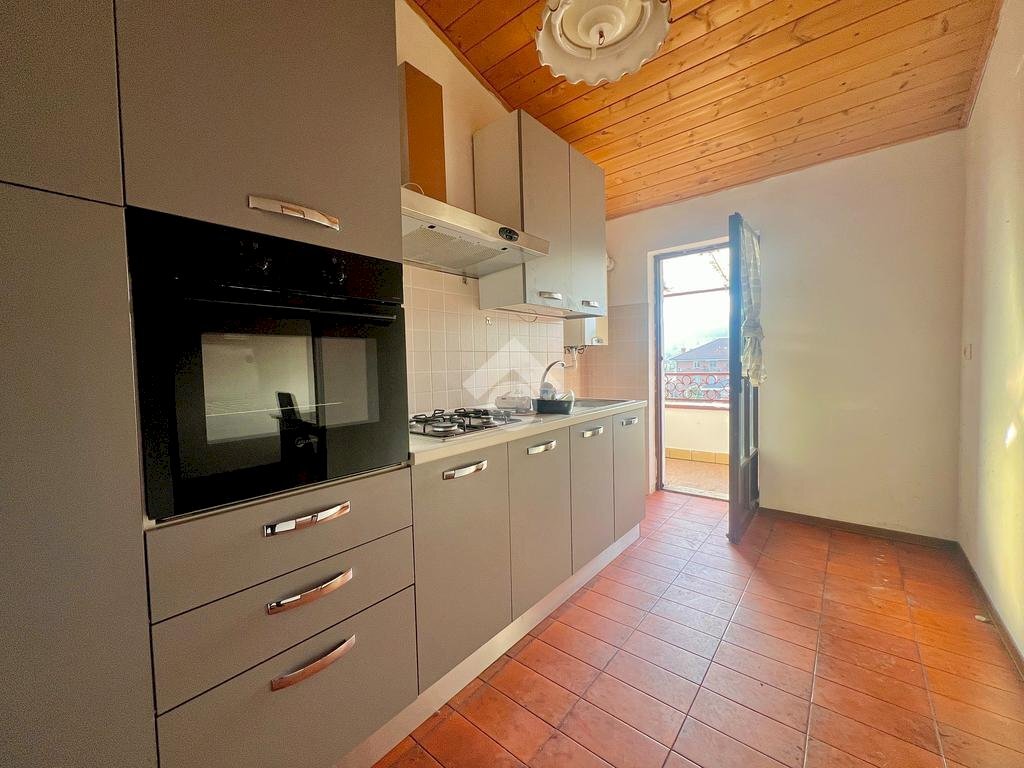 Four-room apartment Viale Europa, Castelnuovo Don Bosco - photo 2