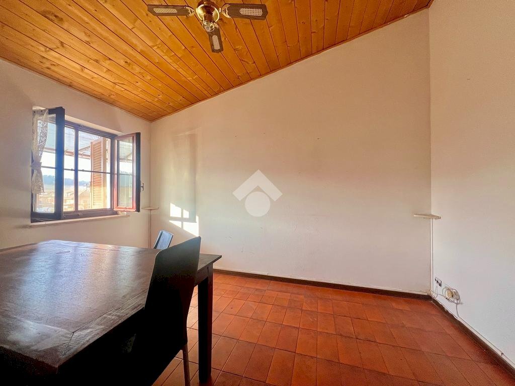 Four-room apartment Viale Europa, Castelnuovo Don Bosco - photo 3