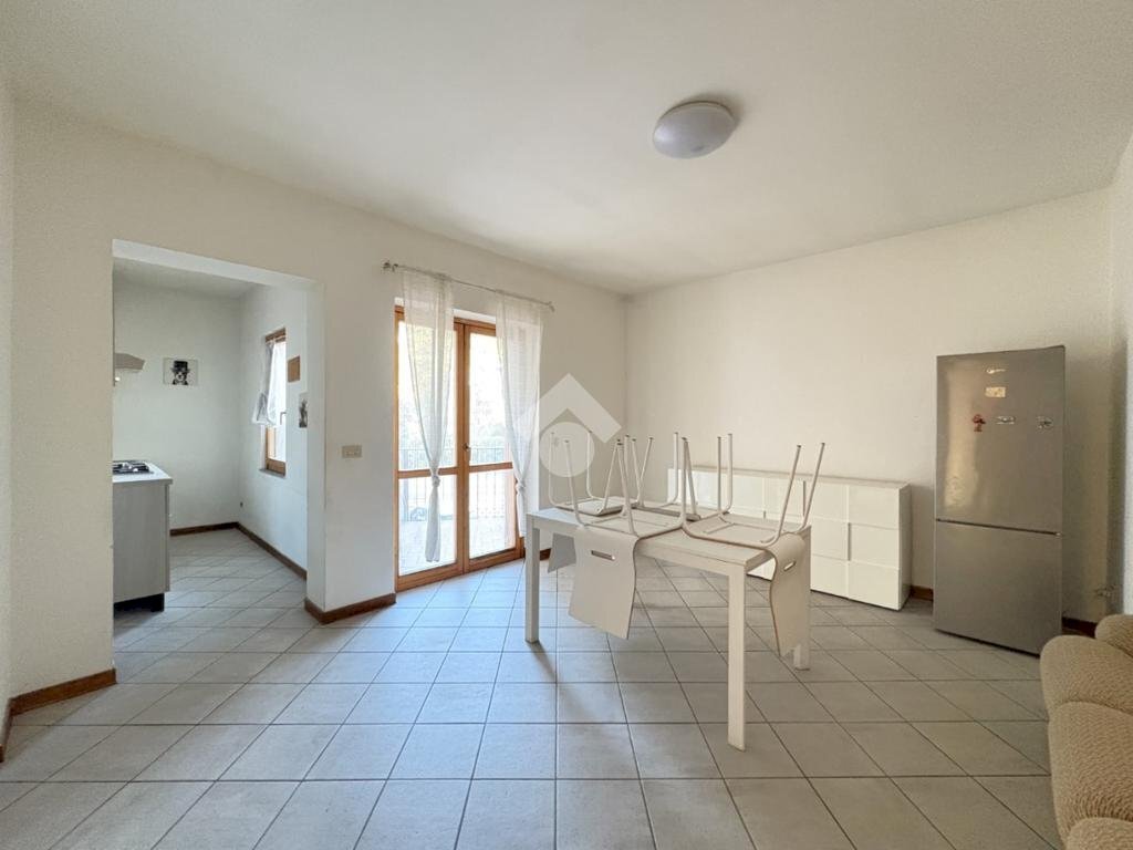 Three-room apartment Via Circonvallazione, Romano Canavese - photo 1