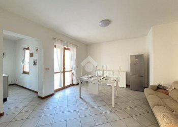 Three-room apartment Via Circonvallazione, Romano Canavese - photo 8