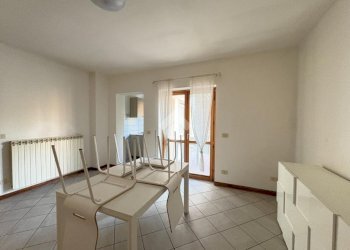 Three-room apartment Via Circonvallazione, Romano Canavese - photo 9