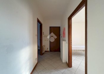 Three-room apartment Via Circonvallazione, Romano Canavese - photo 14