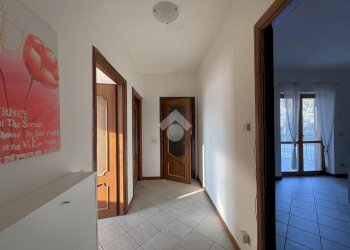Three-room apartment Via Circonvallazione, Romano Canavese - photo 15