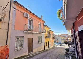 Foto 3 - Casa semi indipendente Via Regina Margherita
 
52, Castel Baronia - foto 3