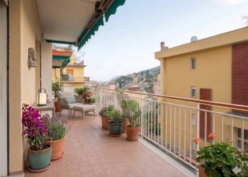 Foto 1 - Trilocale via loreto
 
27, Alassio - foto 1