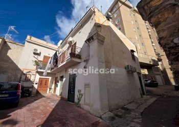 Foto 1 - Bilocale Piazzetta Altavilla
 
5, Palermo - foto 1