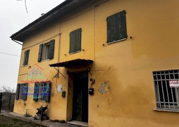 Foto 2 - Casa semi indipendente VIA GUADORA
 
18, Cento - foto 2