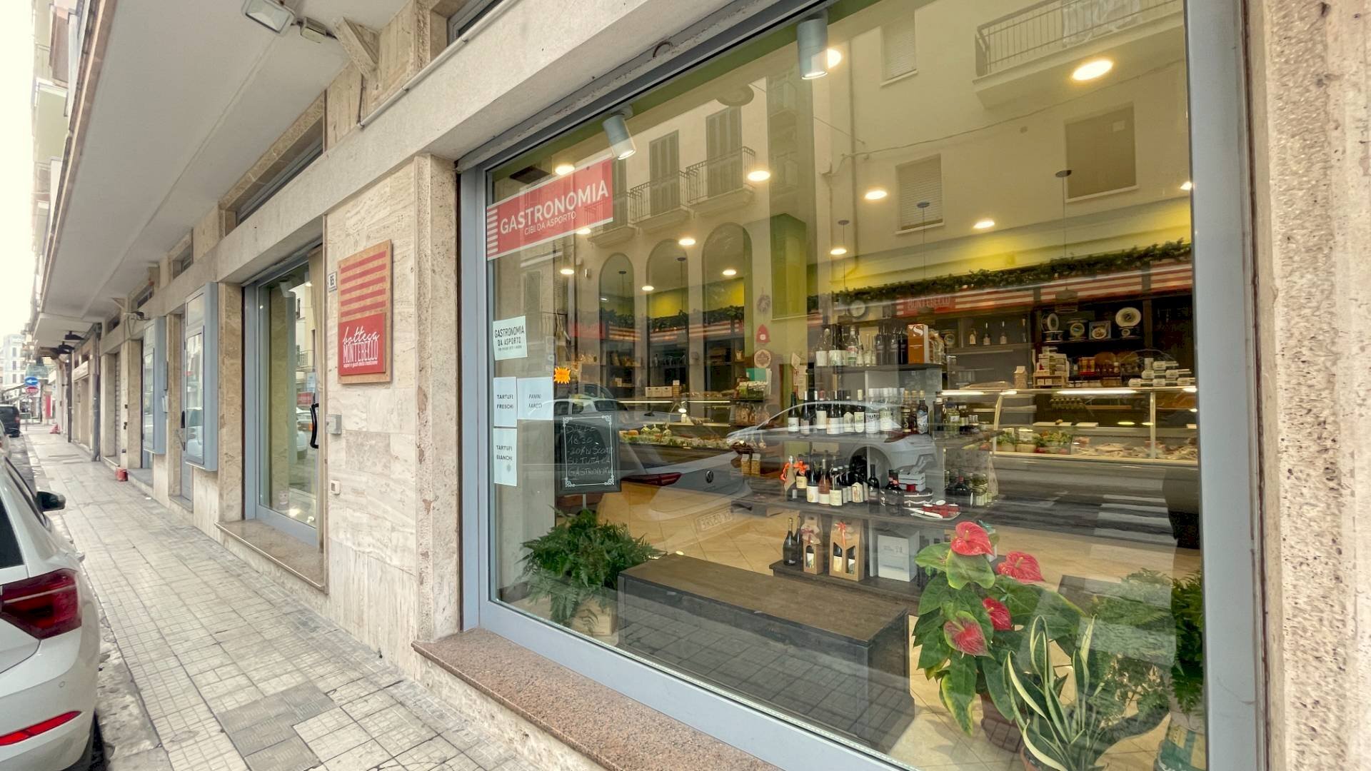 Foto 1 - Commercial Activity Via Montebello
 
65, San Benedetto del Tronto - photo 1