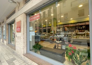 Foto 1 - Commercial Activity Via Montebello
 
65, San Benedetto del Tronto - photo 1