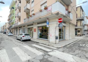 Foto 8 - Commercial Activity Via Montebello
 
65, San Benedetto del Tronto - photo 8