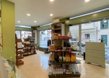 Foto 10 - Commercial Activity Via Montebello
 
65, San Benedetto del Tronto - photo 10