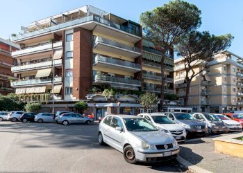 Edificio all\'aperto - Trilocale Piazza Delle Fiamme Gialle
 
8, Roma - foto 1