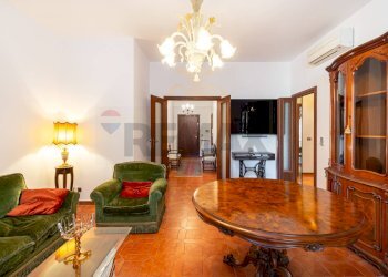 Soggiorno - Trilocale Piazza Delle Fiamme Gialle
 
8, Roma - foto 6