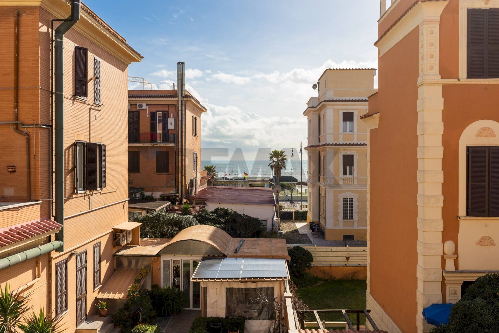 Edificio all\'aperto - Quadrilocale Viale Della Pineta Di Ostia
 
60, Roma - foto 1