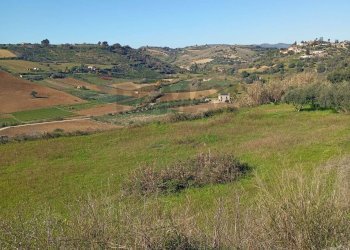 Vista delle montagne - Agricultural land Via Ottavio Penna
90, Caltagirone - photo 6