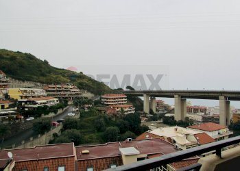 Balcone - Bilocale Via Montebianco
 
47, Letojanni - foto 9