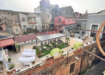 Edificio all\'aperto - Casa indipendente VIA DUCA DI BERGAMO
 
7, Motta Sant'Anastasia - foto 4